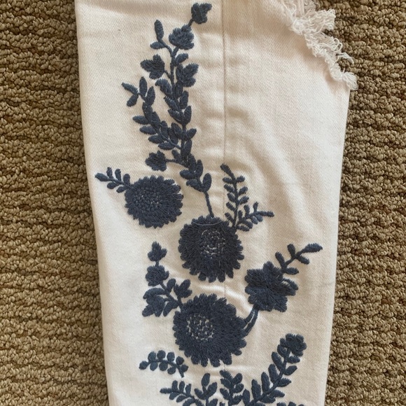 Jeans with the dopest floral pattern - Picture 2 of 3